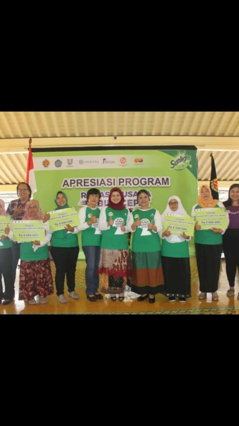 LOMBA UMKM BINAAN PKK DESA SRIHARDONO DI KEPATIHAN